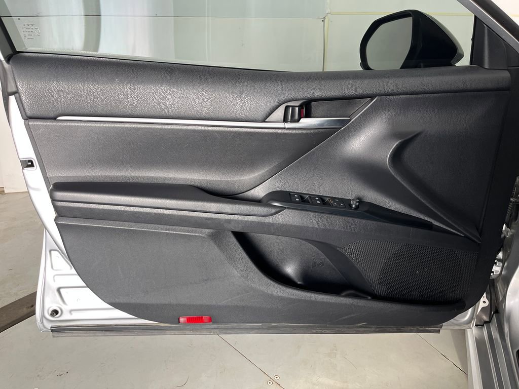 Used 2020 Toyota Camry SE FWD image 26