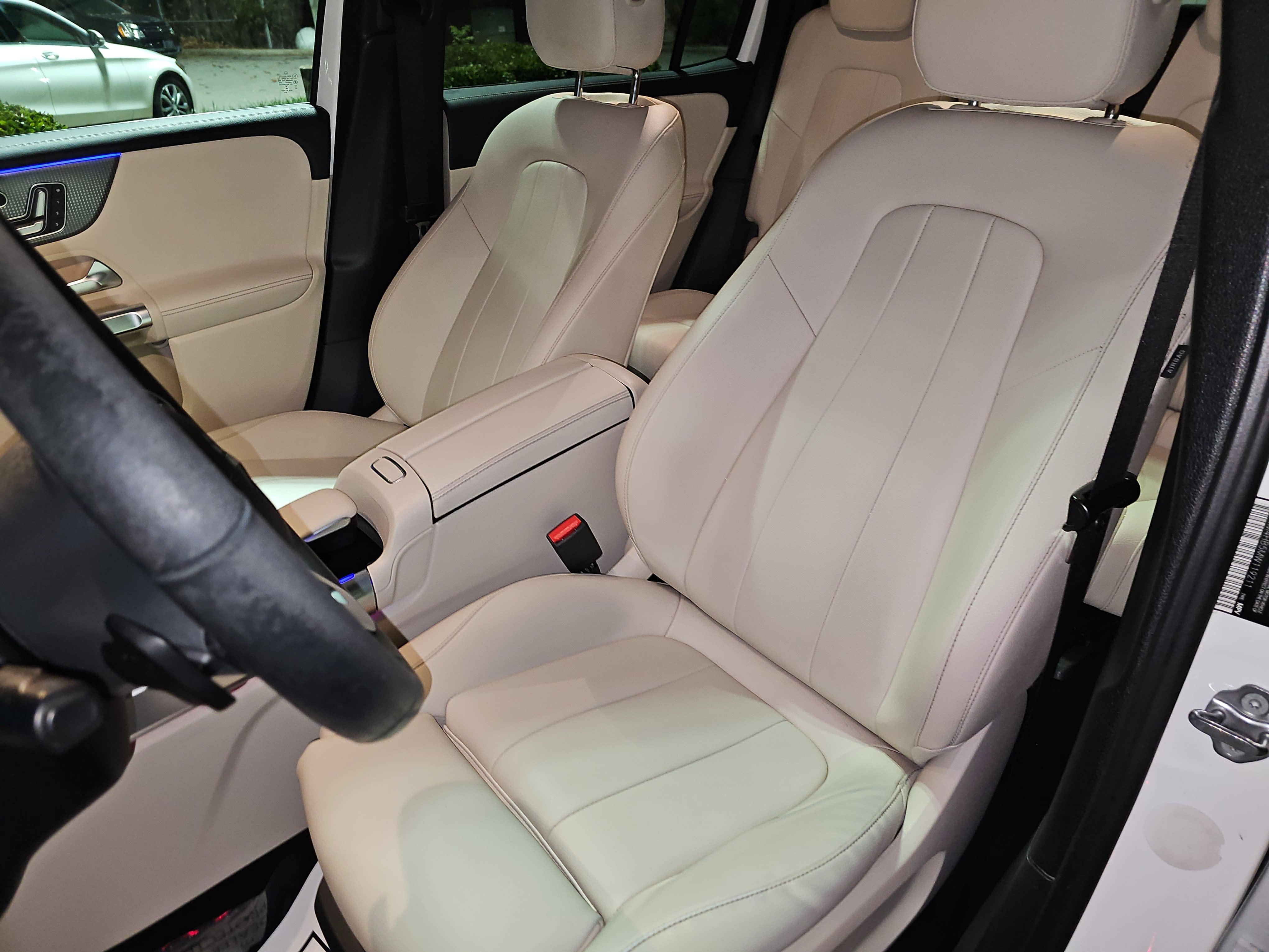 Used 2021 Mercedes-Benz GLB 250 4MATIC image 16