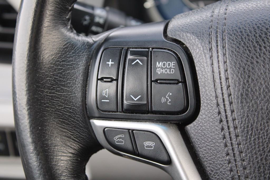 Used 2015 Toyota Sienna XLE Premium image 36