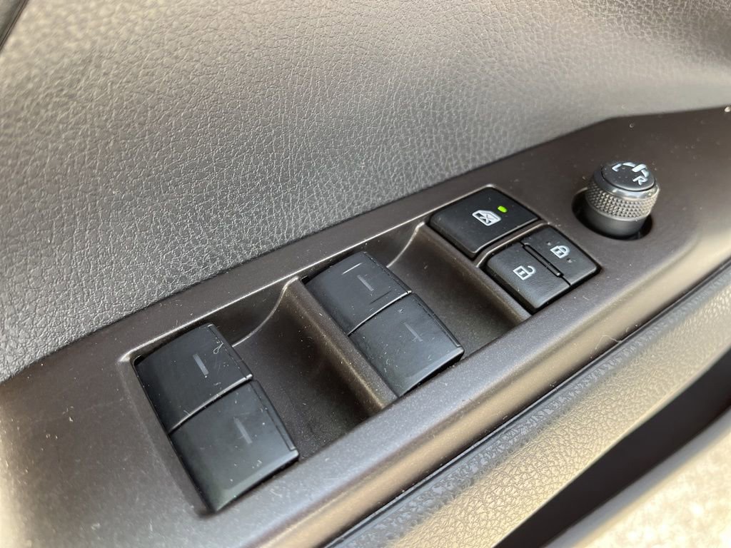 Used 2024 Toyota Camry SE image 19
