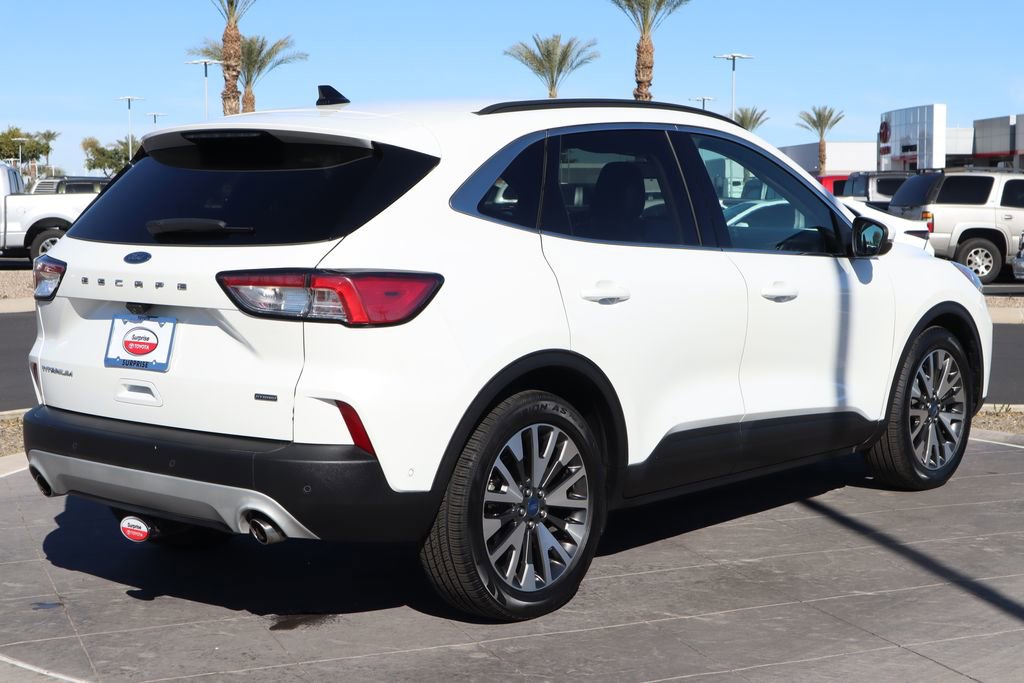 Used 2020 Ford Escape Titanium image 5