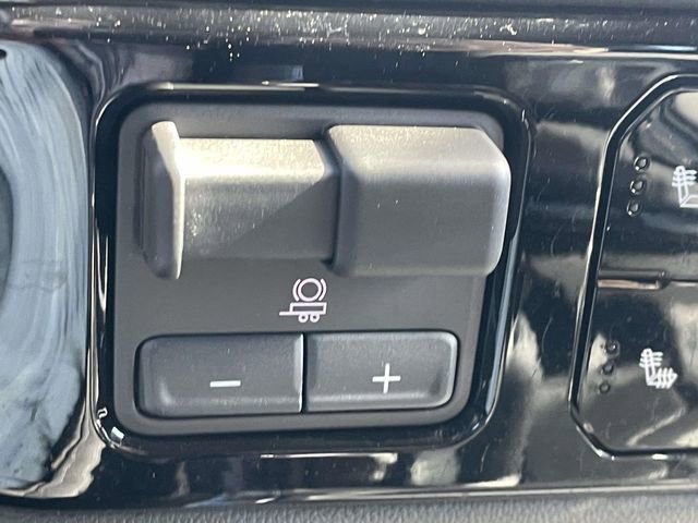 Used 2025 Chevrolet Silverado 1500 RST image 21