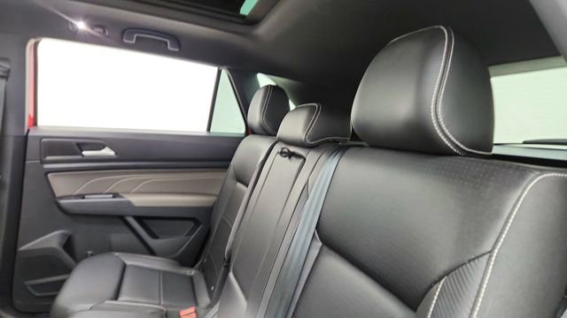 Used 2021 Volkswagen Atlas Cross Sport SE w/ Panoramic Sunroof Package image 29