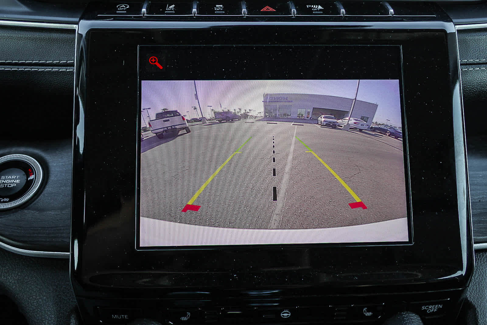 Used 2022 Jeep Grand Cherokee L Limited AWD/4WD image 24