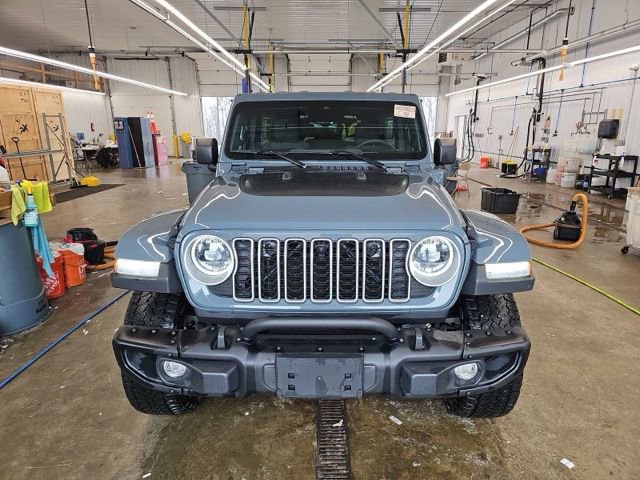 Used 2025 Jeep Wrangler Sahara 4xe image 3