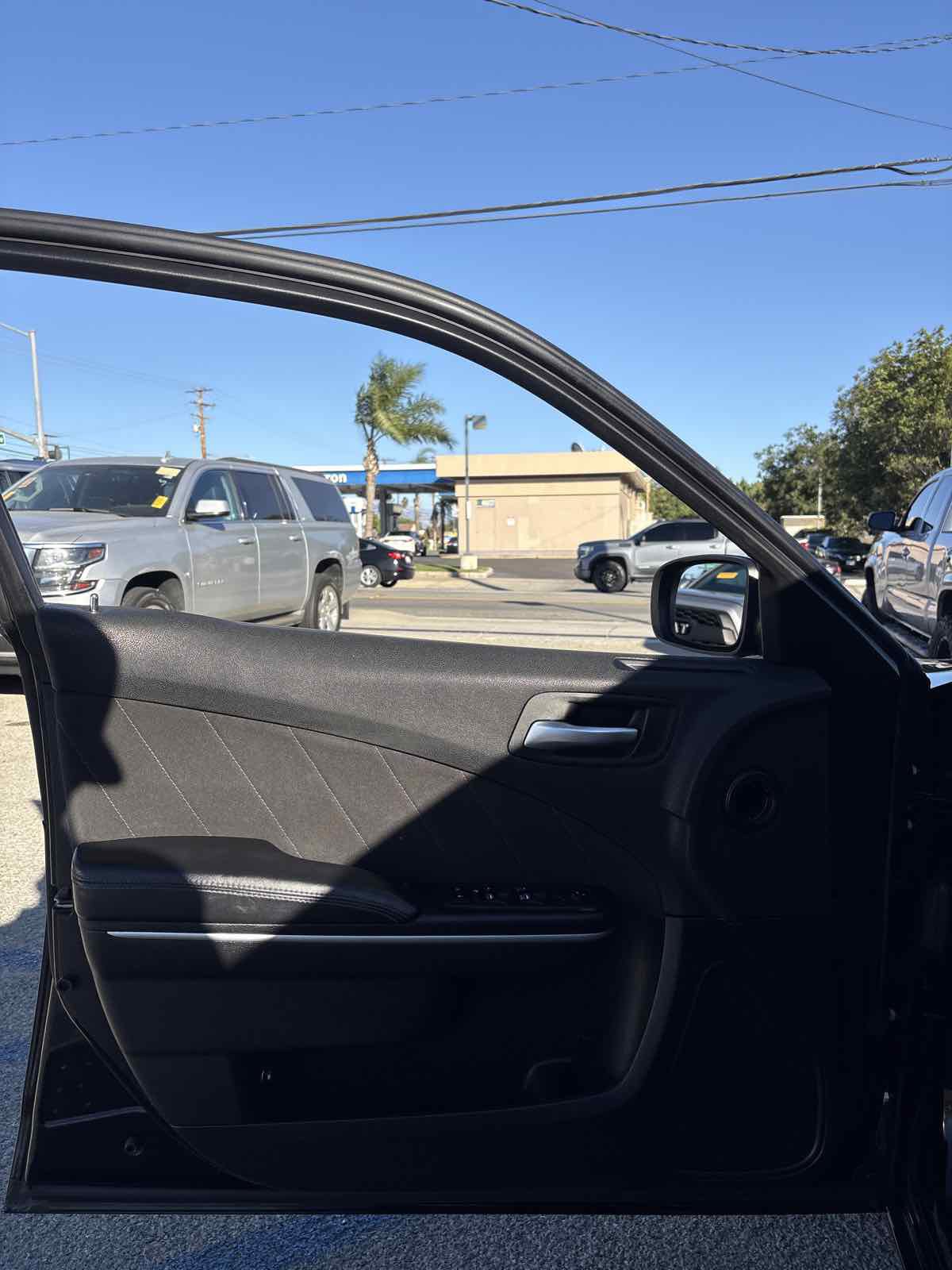 Used 2019 Dodge Charger SXT image 6