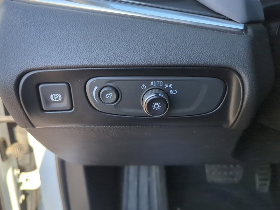 Used 2020 Buick Enclave Essence w/ LPO, Floor Liner Package image 30