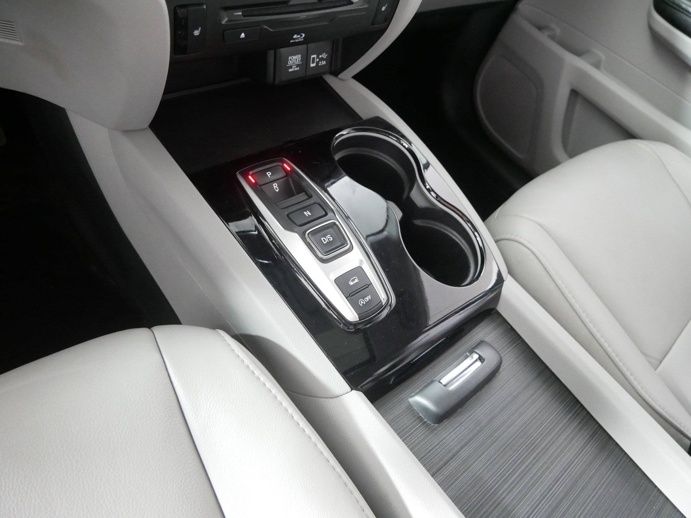 Used 2020 Honda Pilot Touring image 24