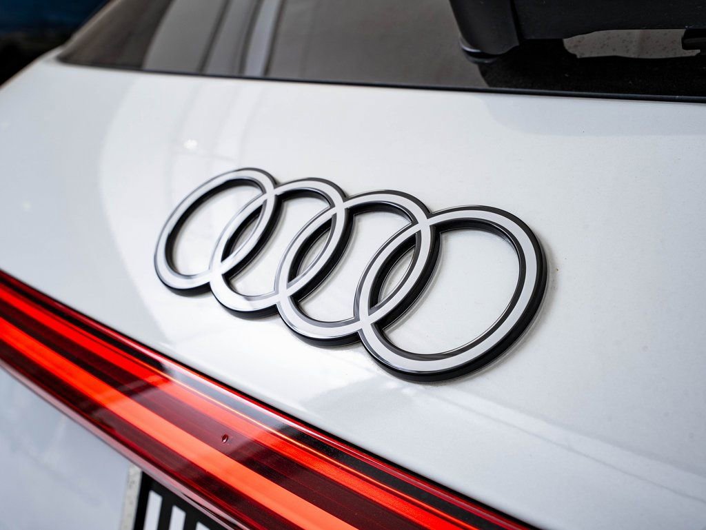 Certified 2025 Audi Q5 Premium w/ 19" Wheel Package image 17