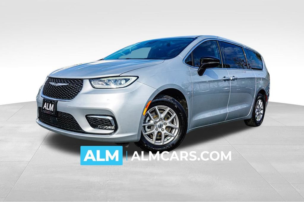 Used 2024 Chrysler Pacifica Touring-L