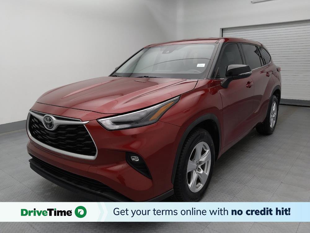 Used 2022 Toyota Highlander LE image 1
