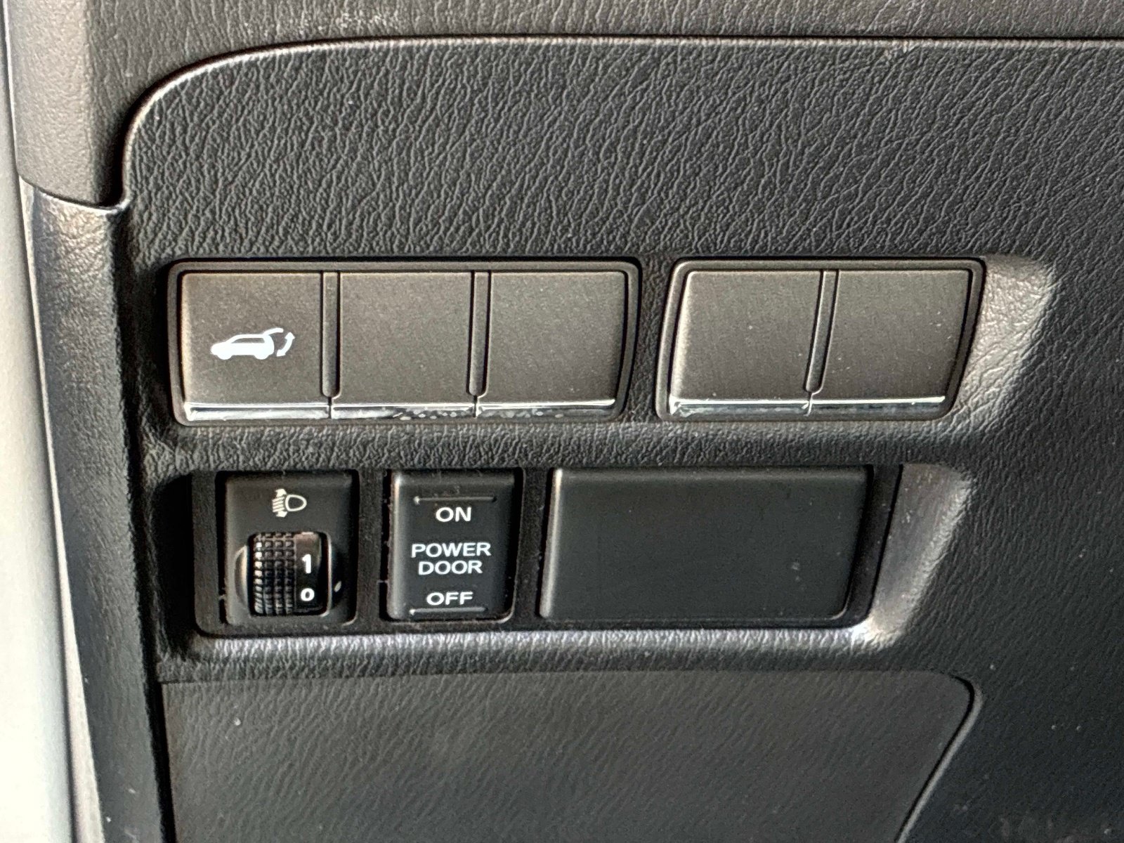 Used 2014 INFINITI QX80 4WD w/ Theater Package image 30