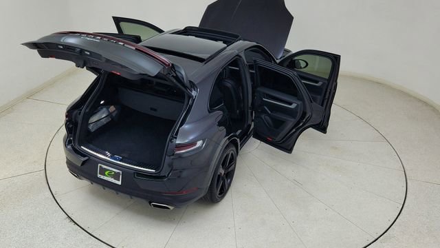 Used 2025 Porsche Cayenne w/ Premium Package image 88
