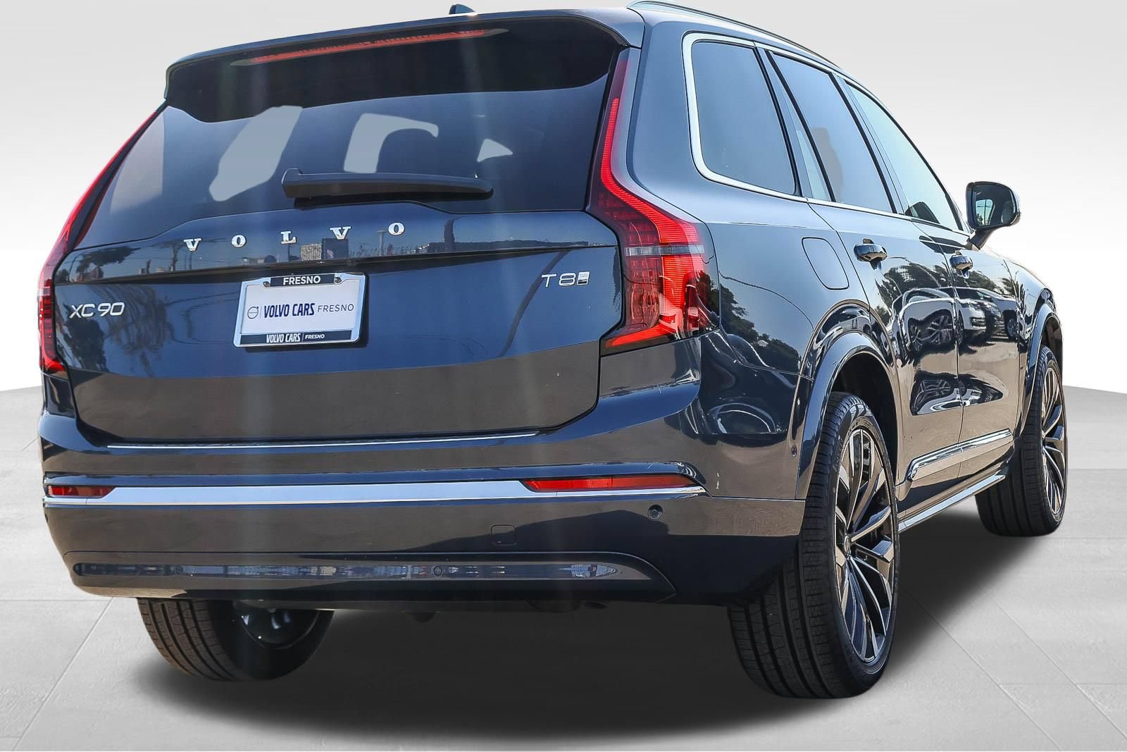 New 2026 Volvo XC90 T8 Plus w/ Protection Package Premier AWD/4WD image 5