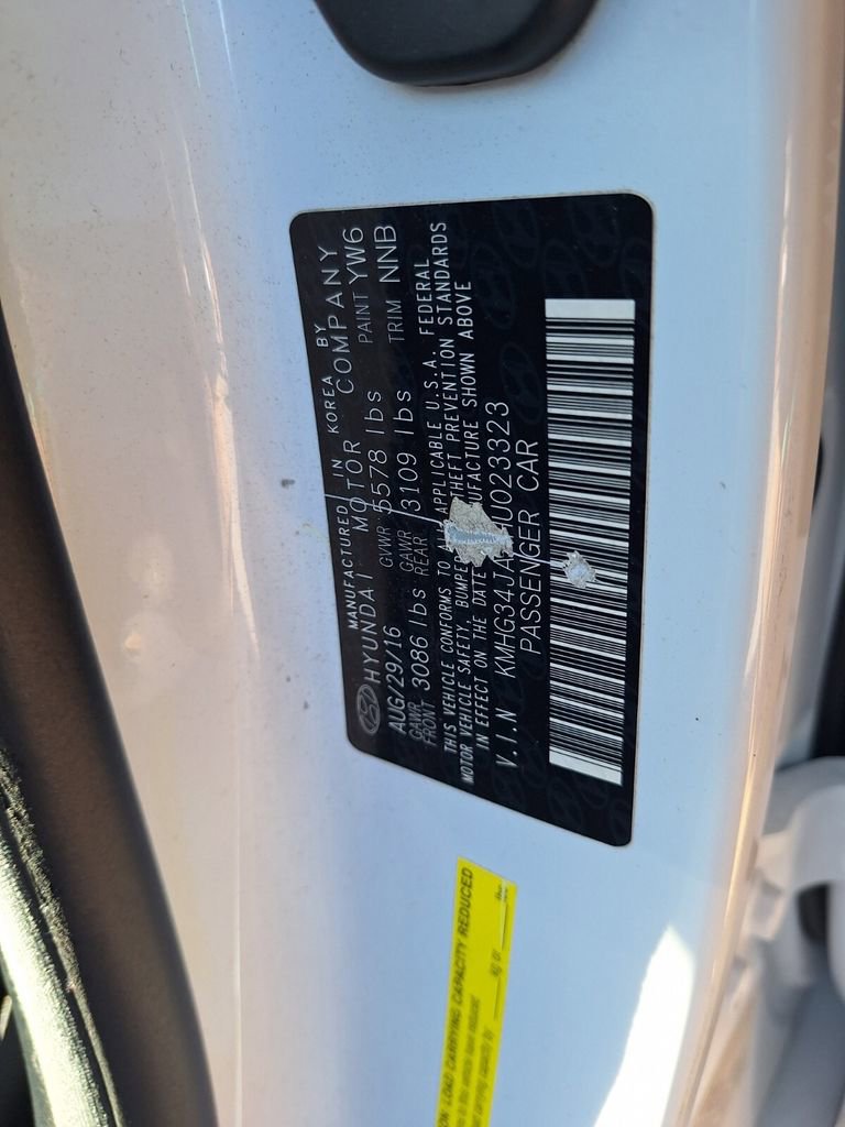 Used 2017 Genesis G90 3.3T Premium image 34