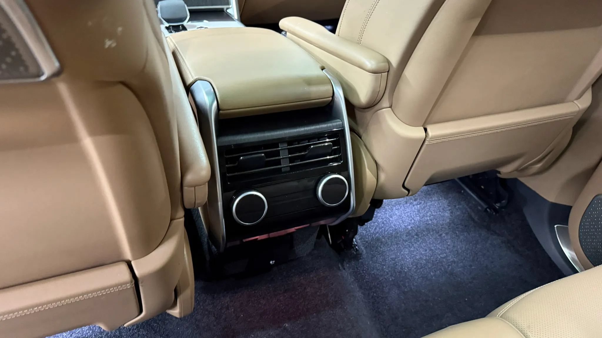 Used 2024 Land Rover Range Rover Autobiography AWD/4WD image 10