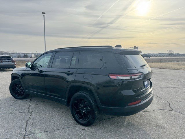 Used 2024 Jeep Grand Cherokee L Laredo image 6