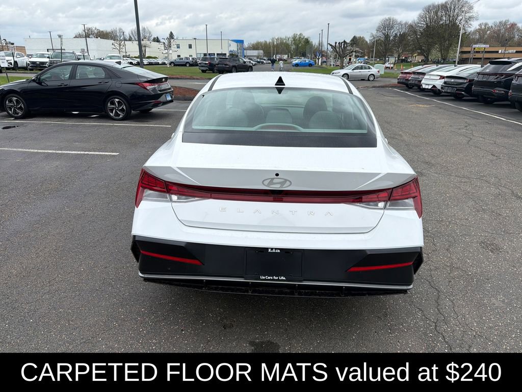 Used 2025 Hyundai Elantra SEL w/ Cargo Package FWD image 4