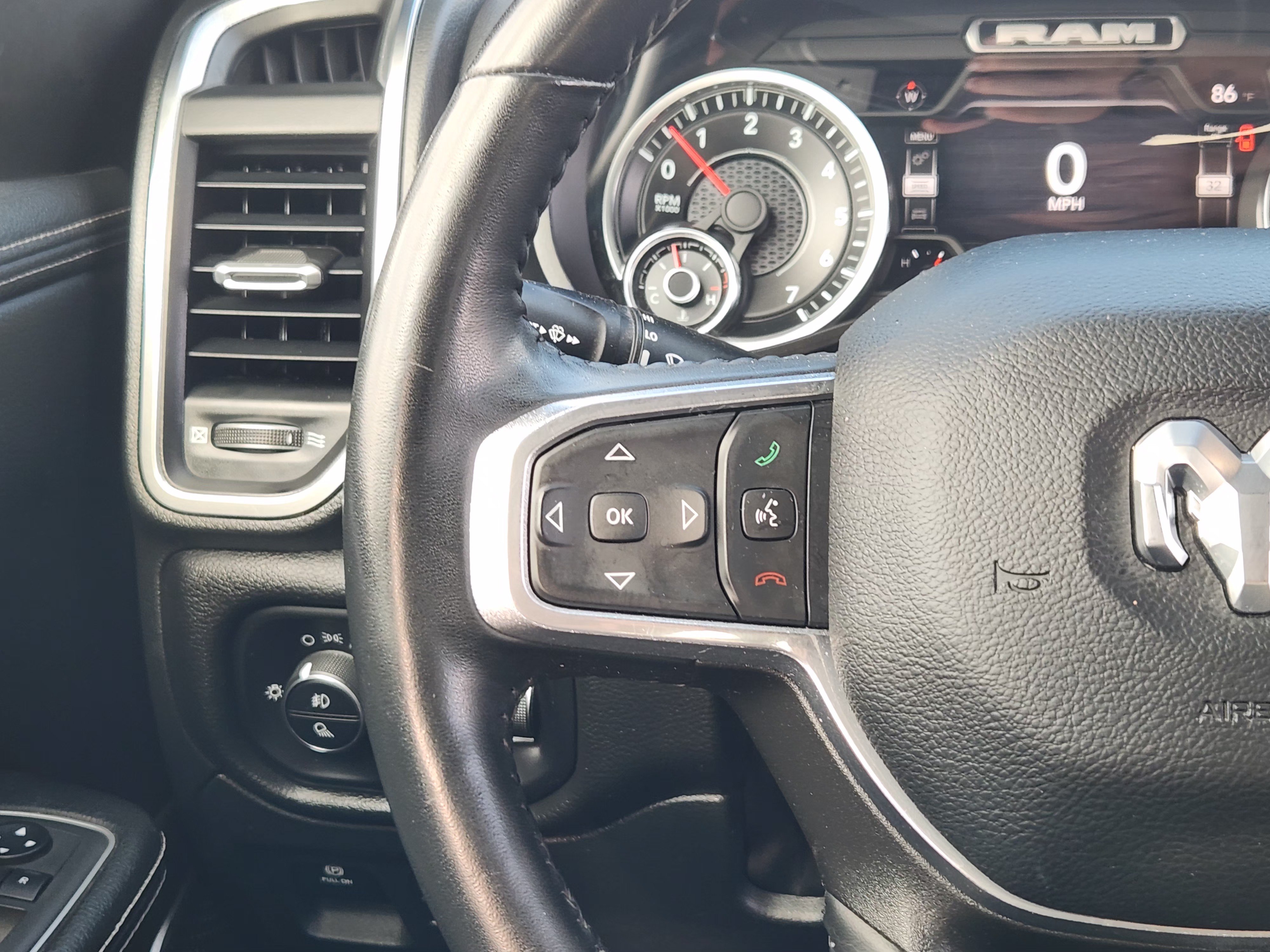 Used 2023 RAM 1500 Laramie AWD/4WD image 30