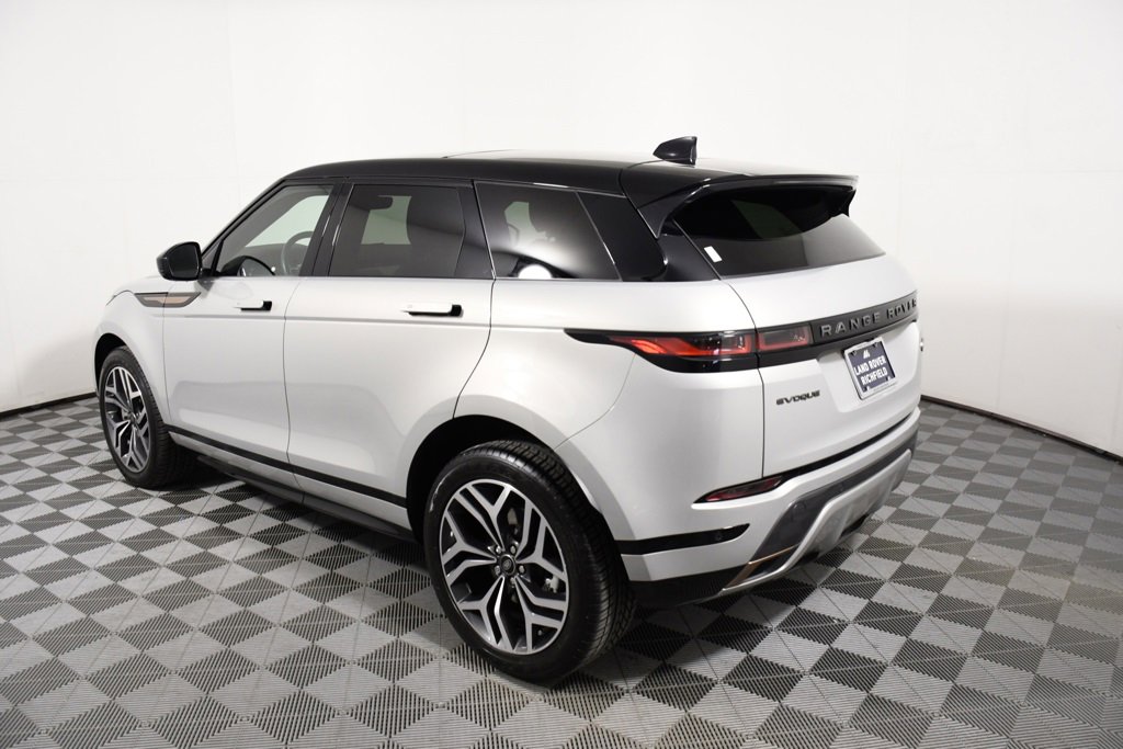 Used 2023 Land Rover Range Rover Evoque R-Dynamic SE image 3