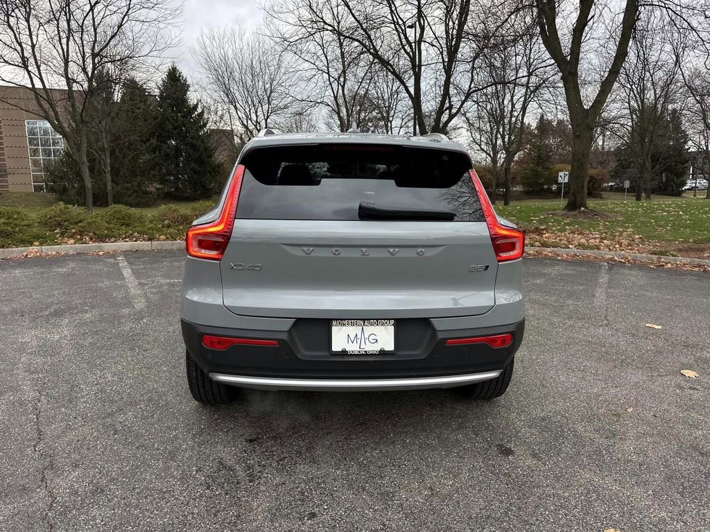 Used 2025 Volvo XC40 B5 Ultra w/ Protection Package Premier image 6