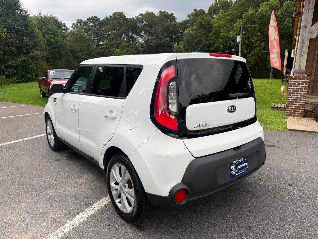 Used 2014 Kia Soul + FWD image 8