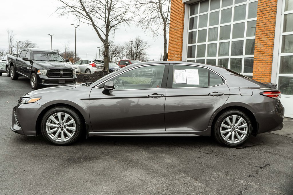 Used 2020 Toyota Camry SE image 41