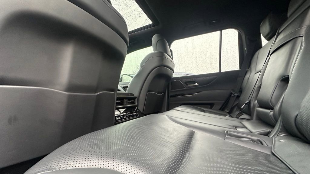 Used 2023 Lexus LX 600 4WD w/ Appearance Package image 7