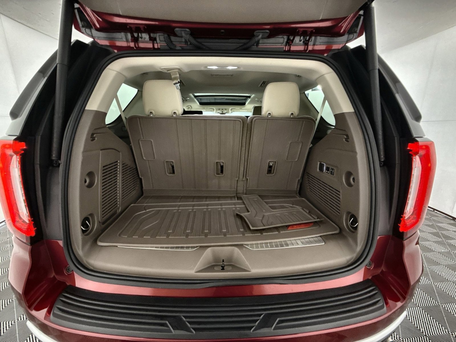 Used 2021 GMC Yukon Denali w/ Denali Ultimate Package image 27