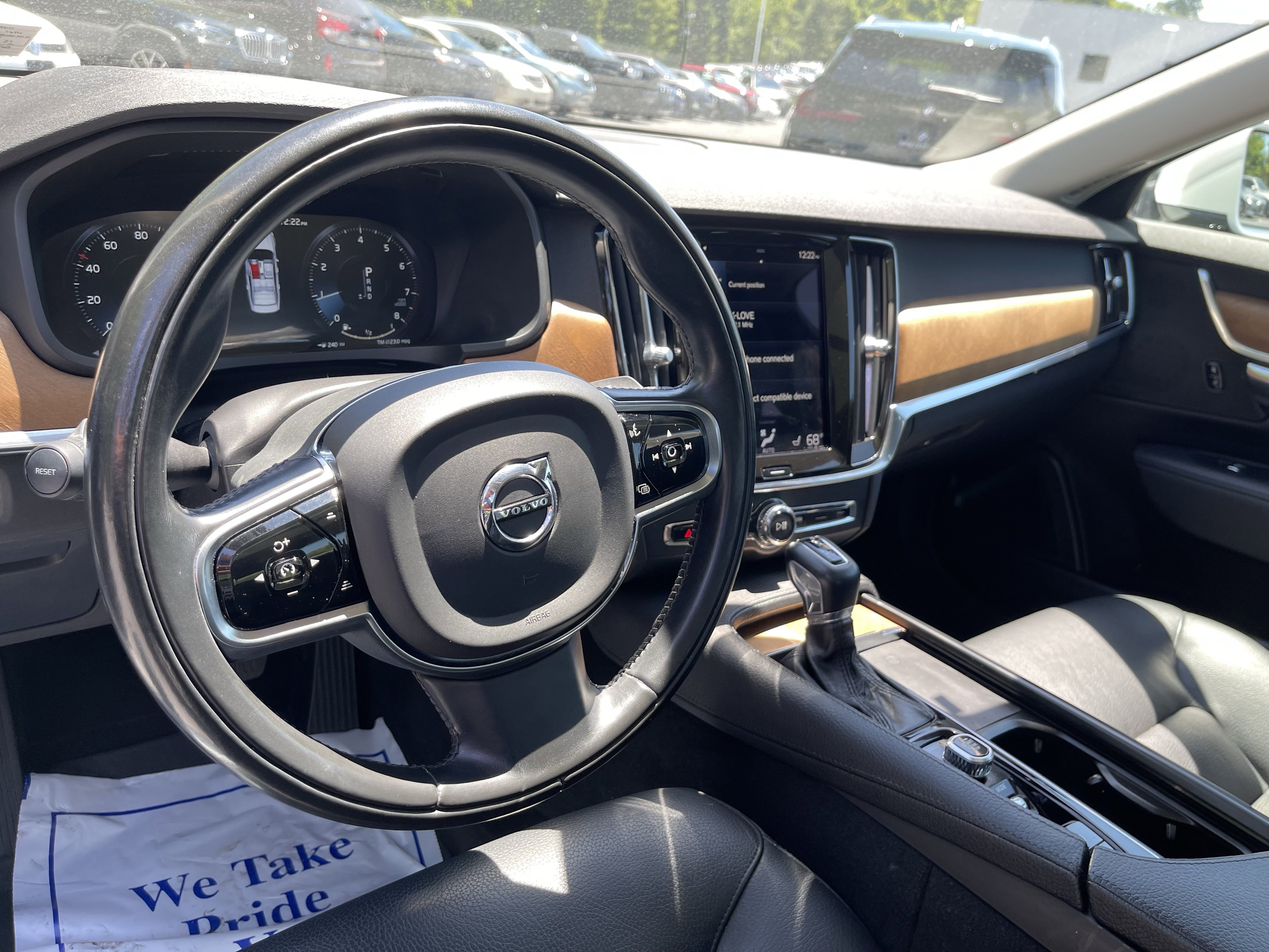 Used 2021 Volvo S90 T6 Momentum AWD/4WD image 11