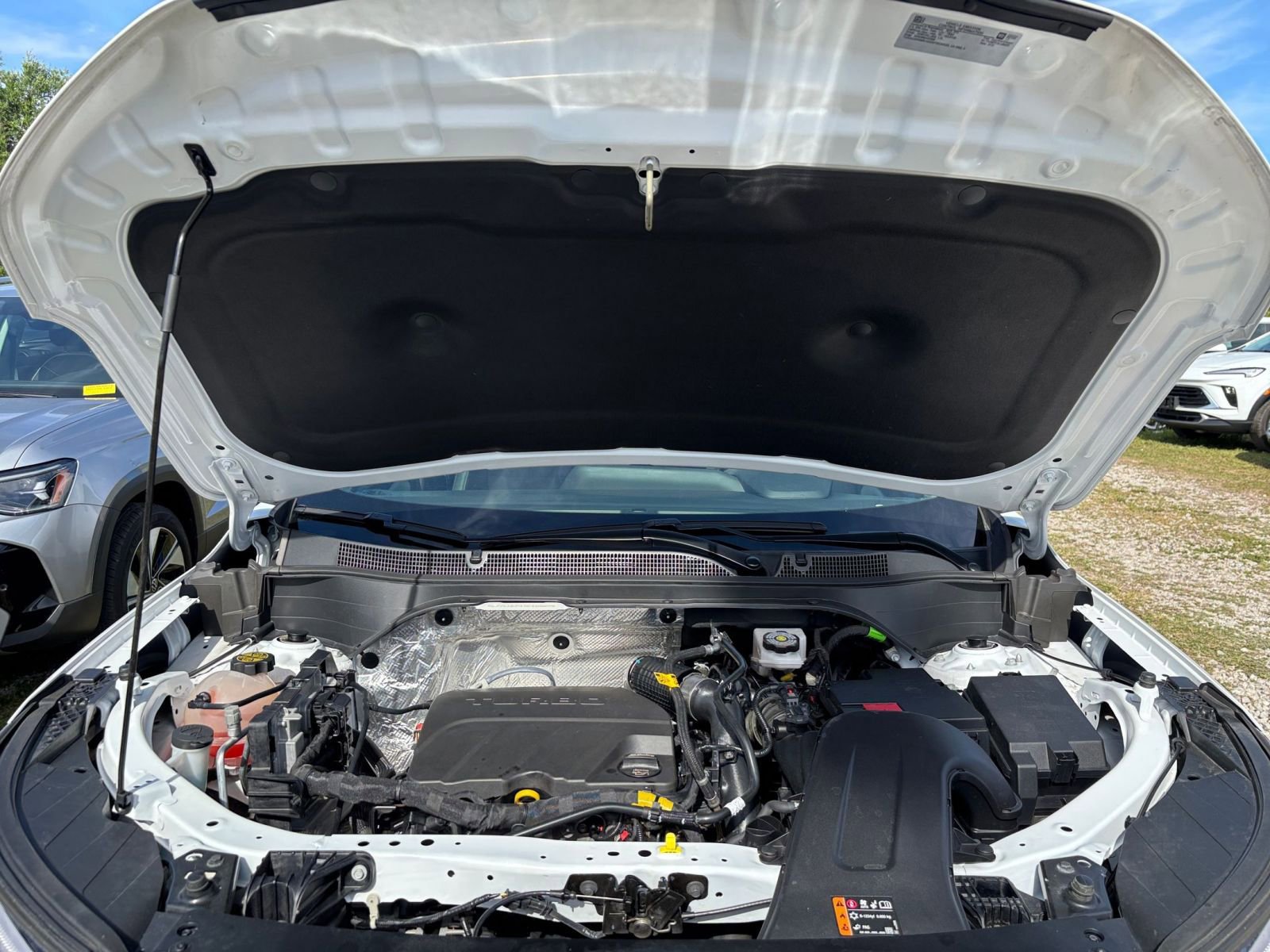 Used 2025 Chevrolet Trax LT image 34