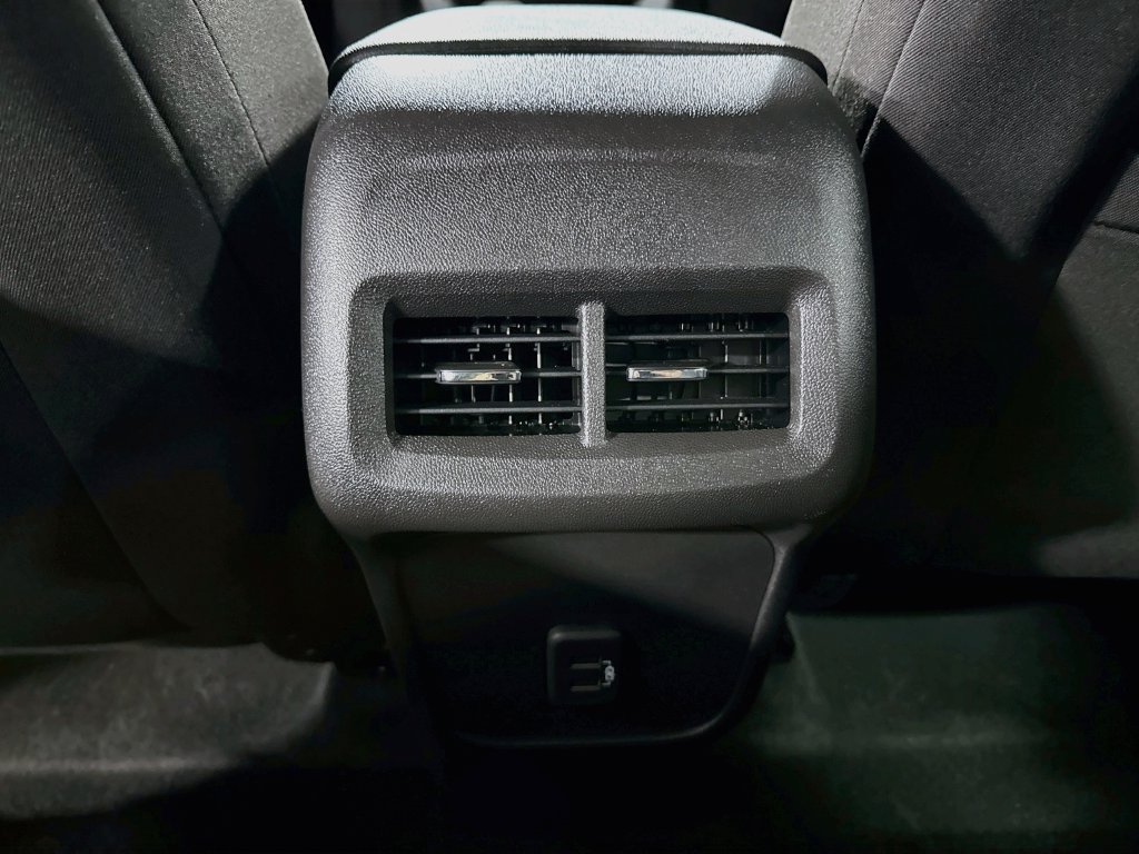 Used 2024 Chevrolet Equinox LT w/ Driver Convenience Package AWD/4WD image 28