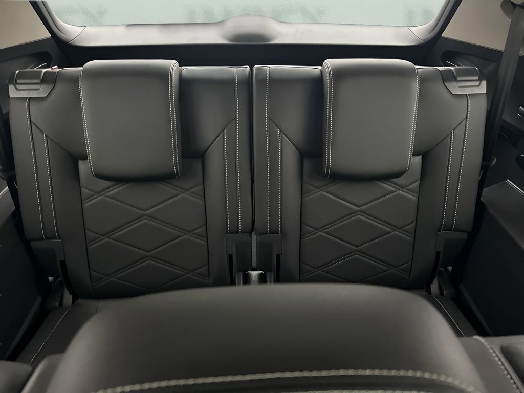 Used 2025 Volkswagen Atlas SE image 12