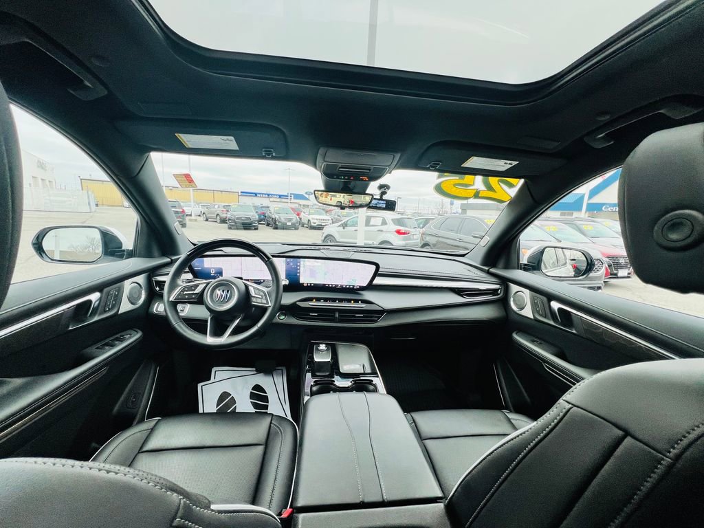 Used 2025 Buick Enclave Avenir w/ Super Cruise Package image 17