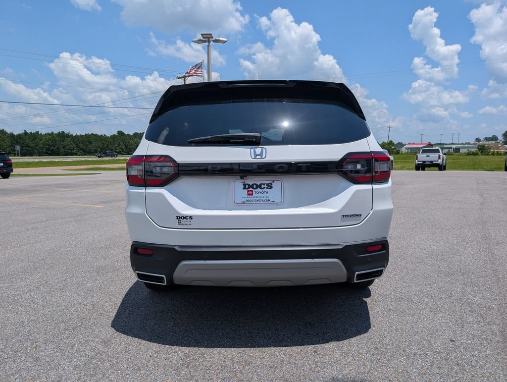 Used 2025 Honda Pilot Touring image 4