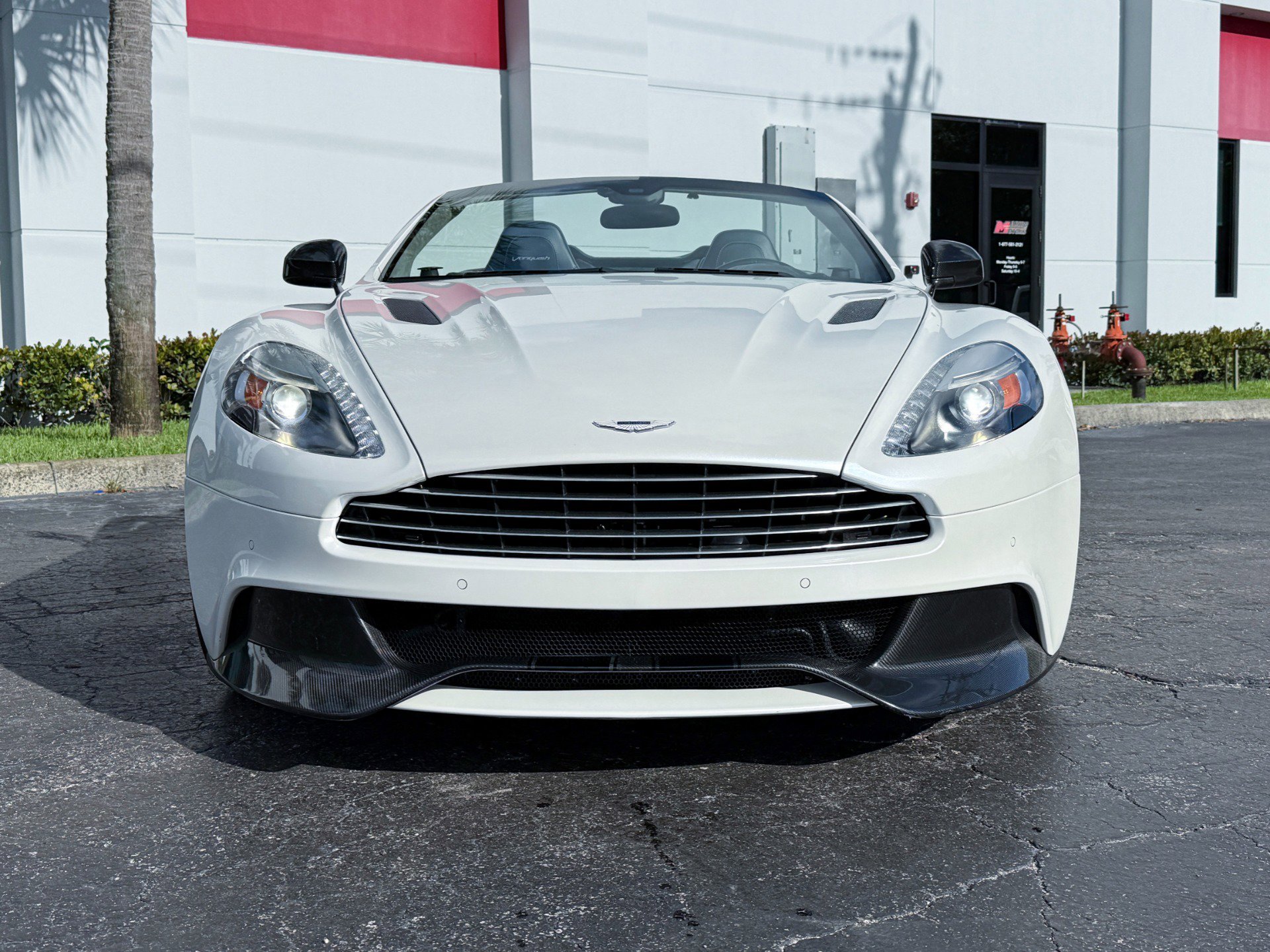 Used 2014 Aston Martin Vanquish Volante RWD image 6