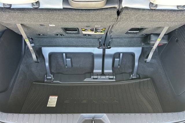 Certified 2026 Toyota Sienna XSE FWD image 20