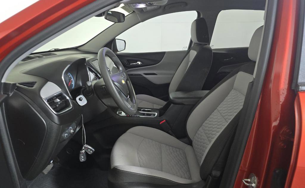 Used 2020 Chevrolet Equinox LS w/ LS Convenience Package AWD/4WD image 7