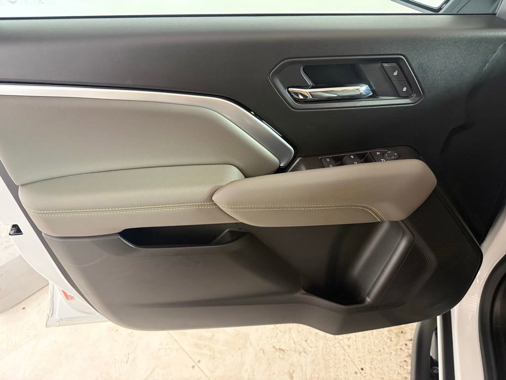 Used 2024 Chevrolet Colorado ZR2 w/ Technology Package image 11