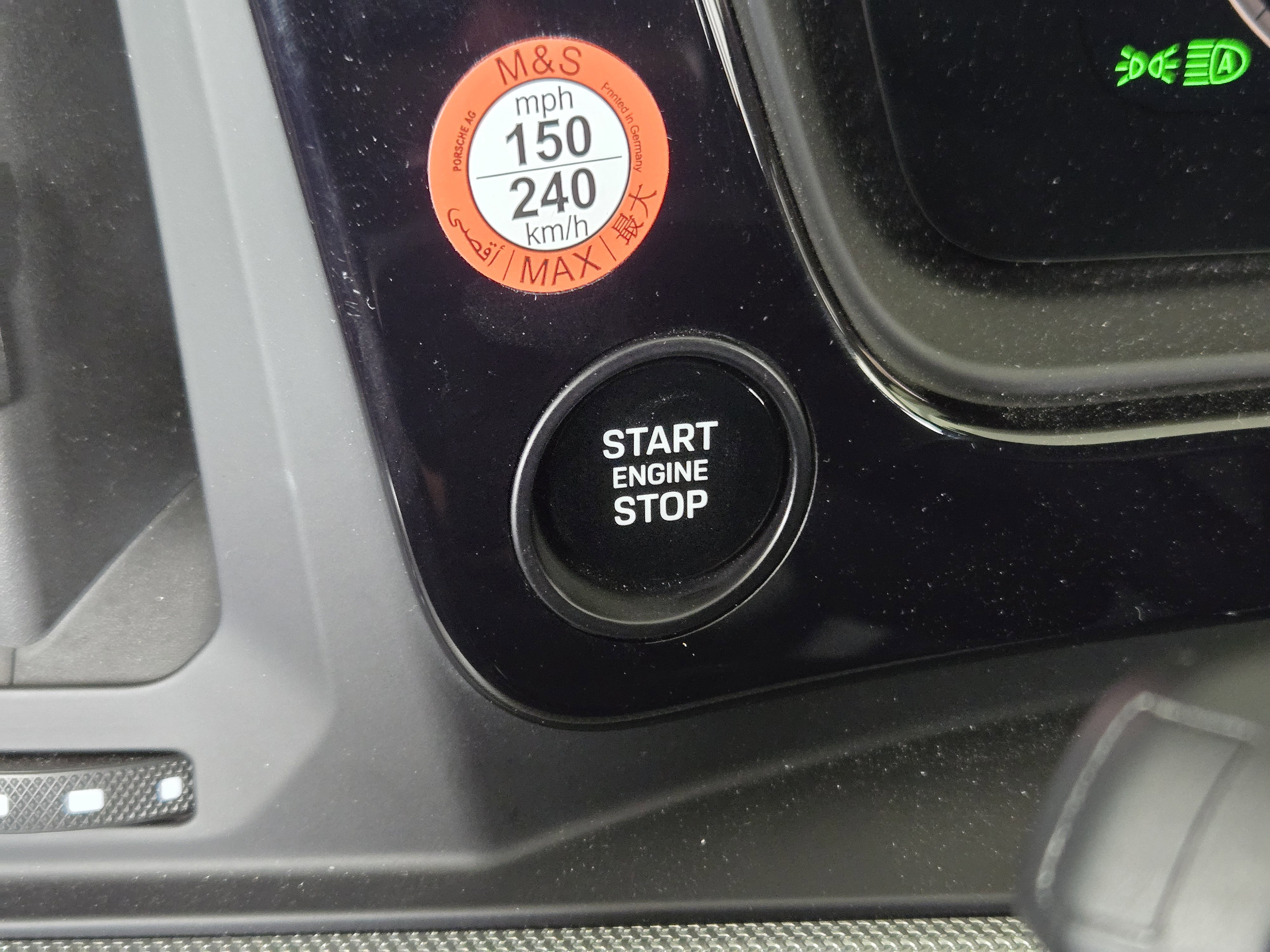 Certified 2025 Porsche Cayenne Coupe image 25