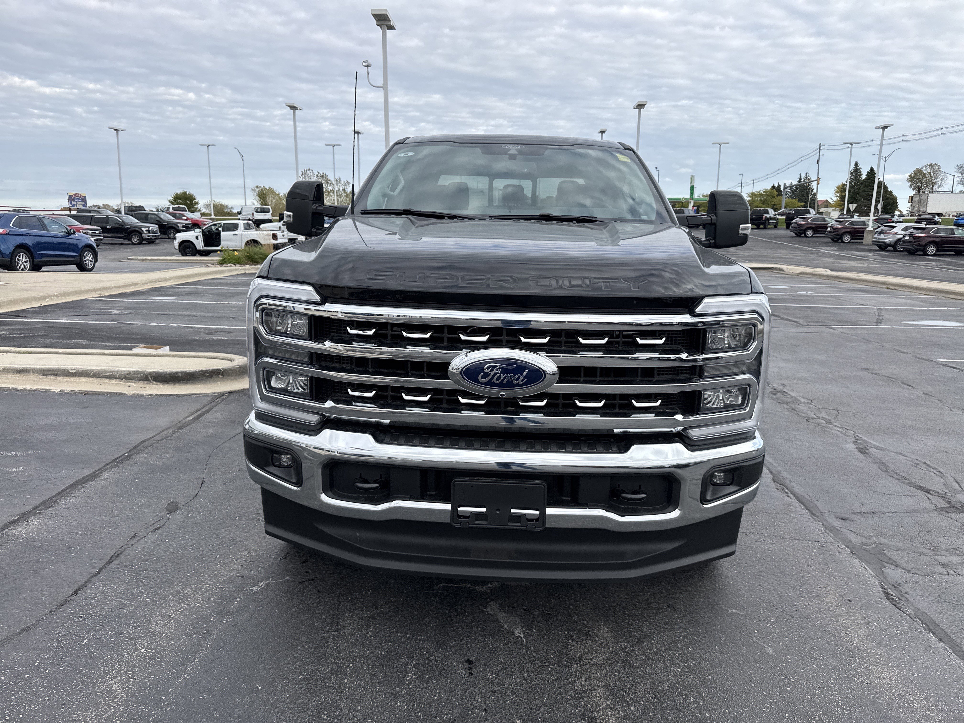 New 2026 Ford F350 Lariat w/ FX4 Off-Road Package image 3