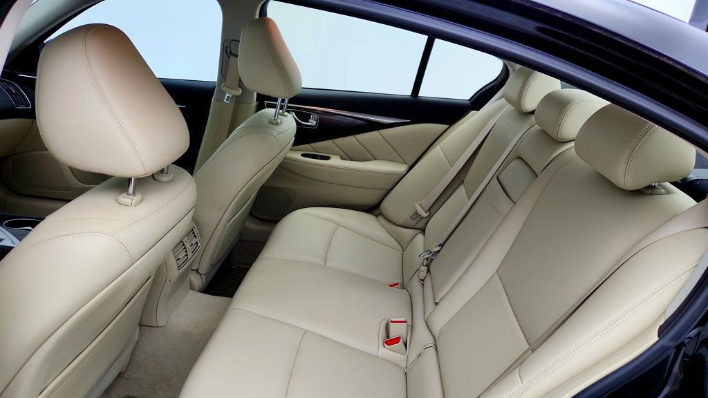 Used 2019 INFINITI Q50 Luxe w/ Essential Package (3.0T Luxe) AWD/4WD image 21