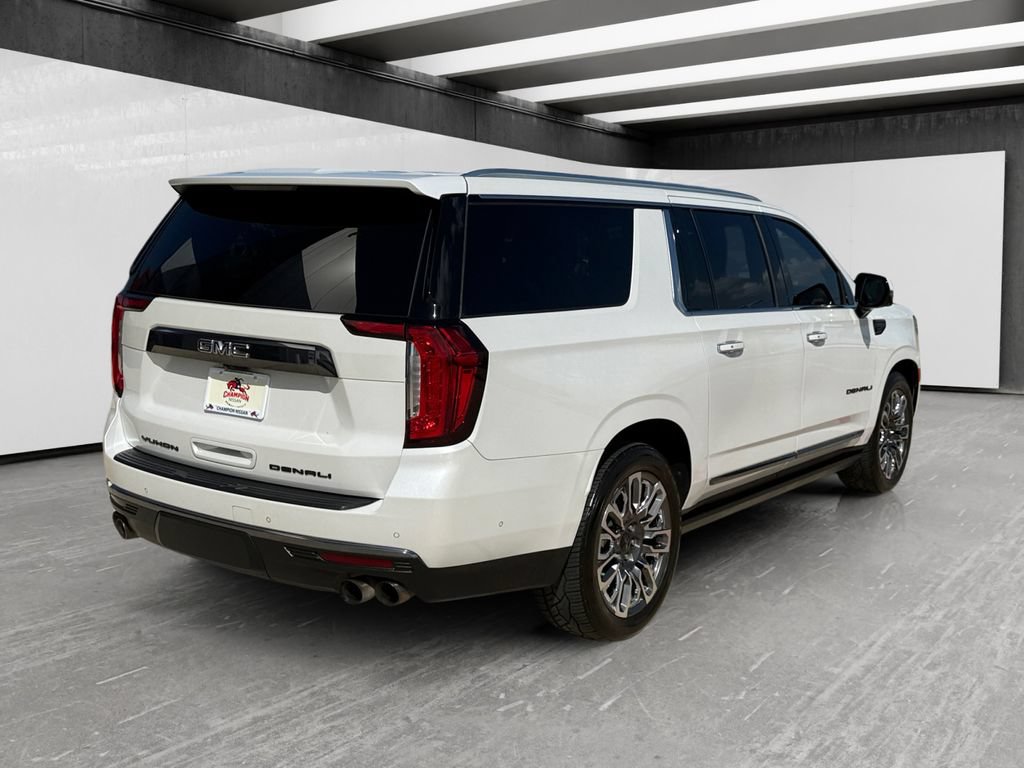 Used 2023 GMC Yukon XL Denali Ultimate AWD/4WD image 5