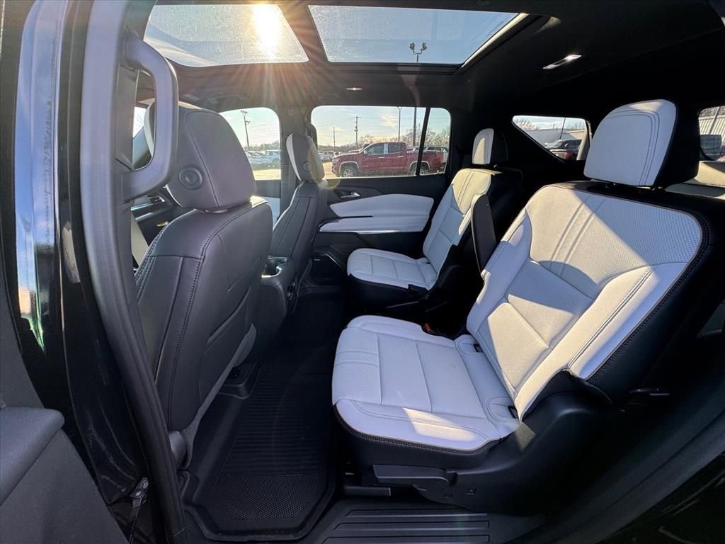 New 2026 Chevrolet Traverse High Country w/ LPO, Floor Liner Package FWD image 9