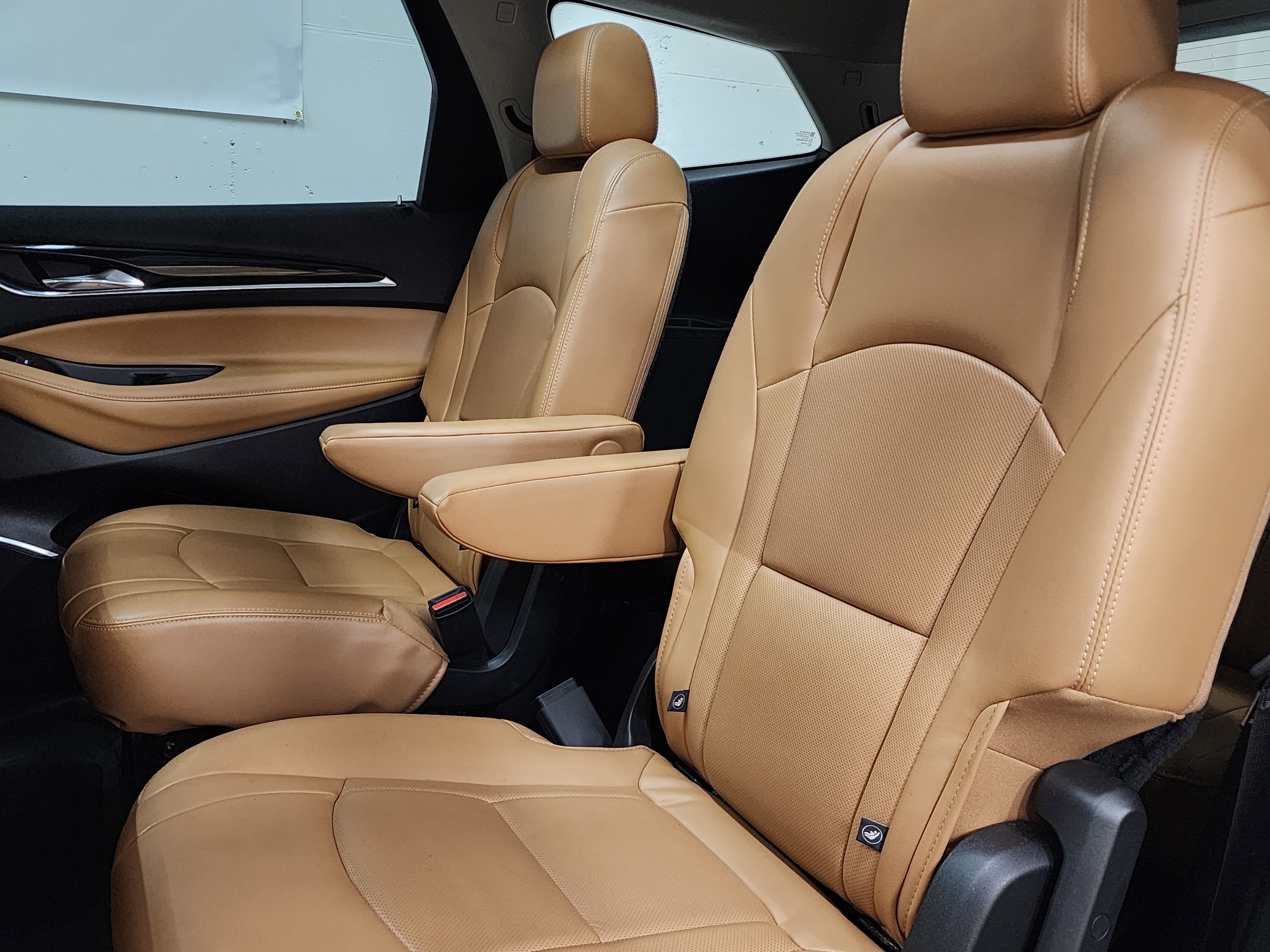 Used 2019 Buick Enclave Essence image 18