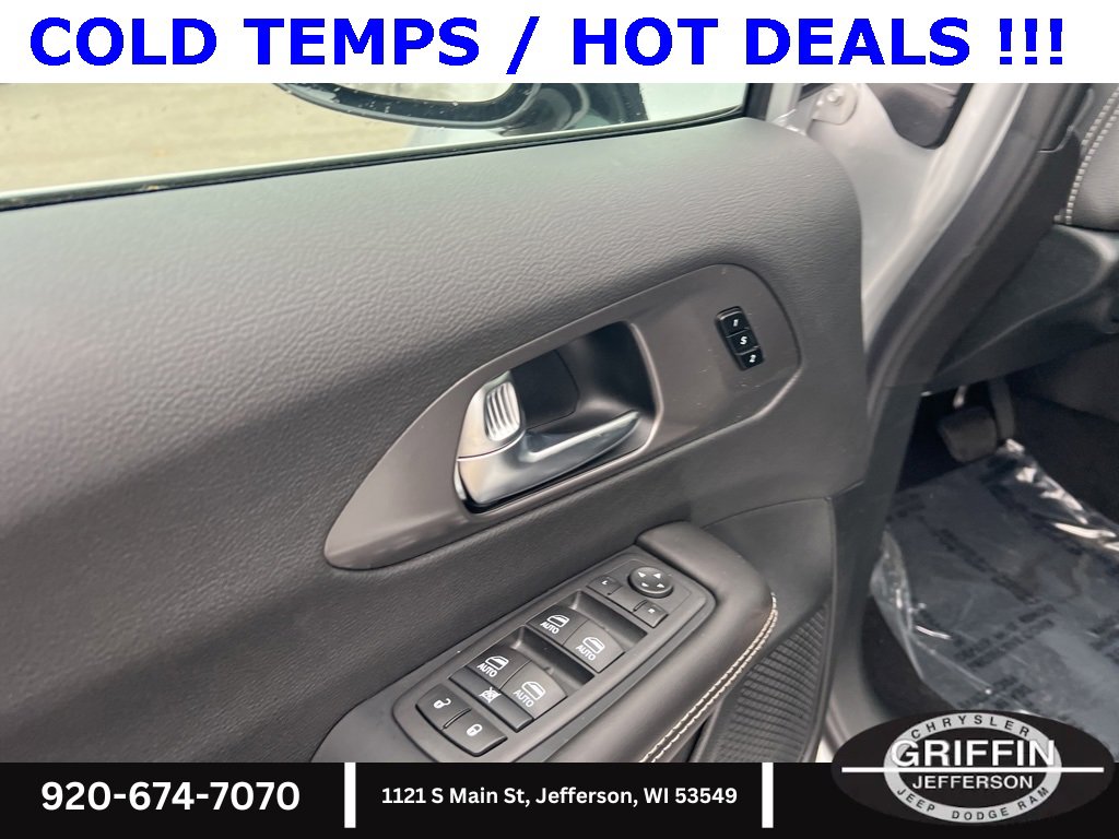 New 2026 Chrysler Pacifica Select image 19