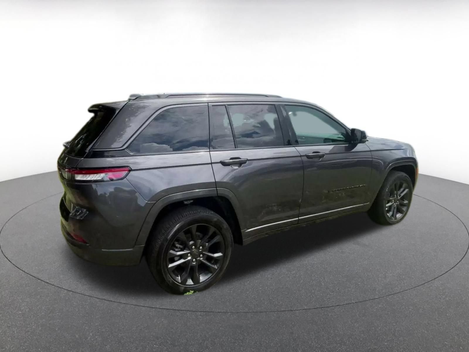 Used 2026 Jeep Grand Cherokee Limited AWD/4WD image 13