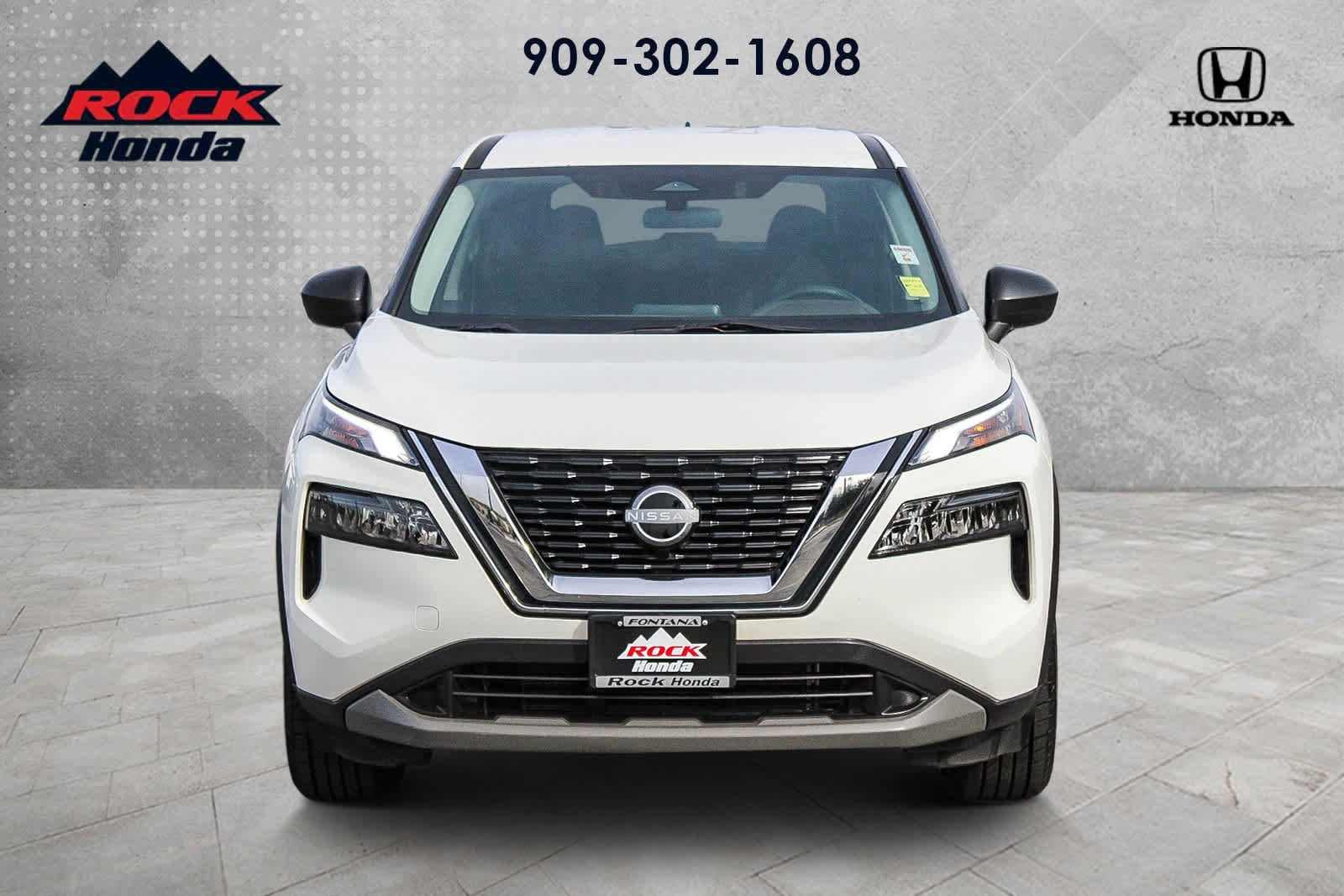 Used 2023 Nissan Rogue S image 2