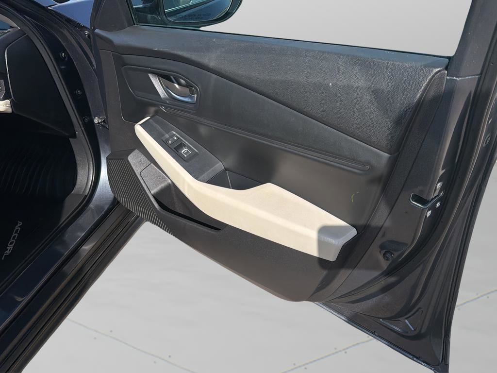 Used 2025 Honda Accord SE image 10