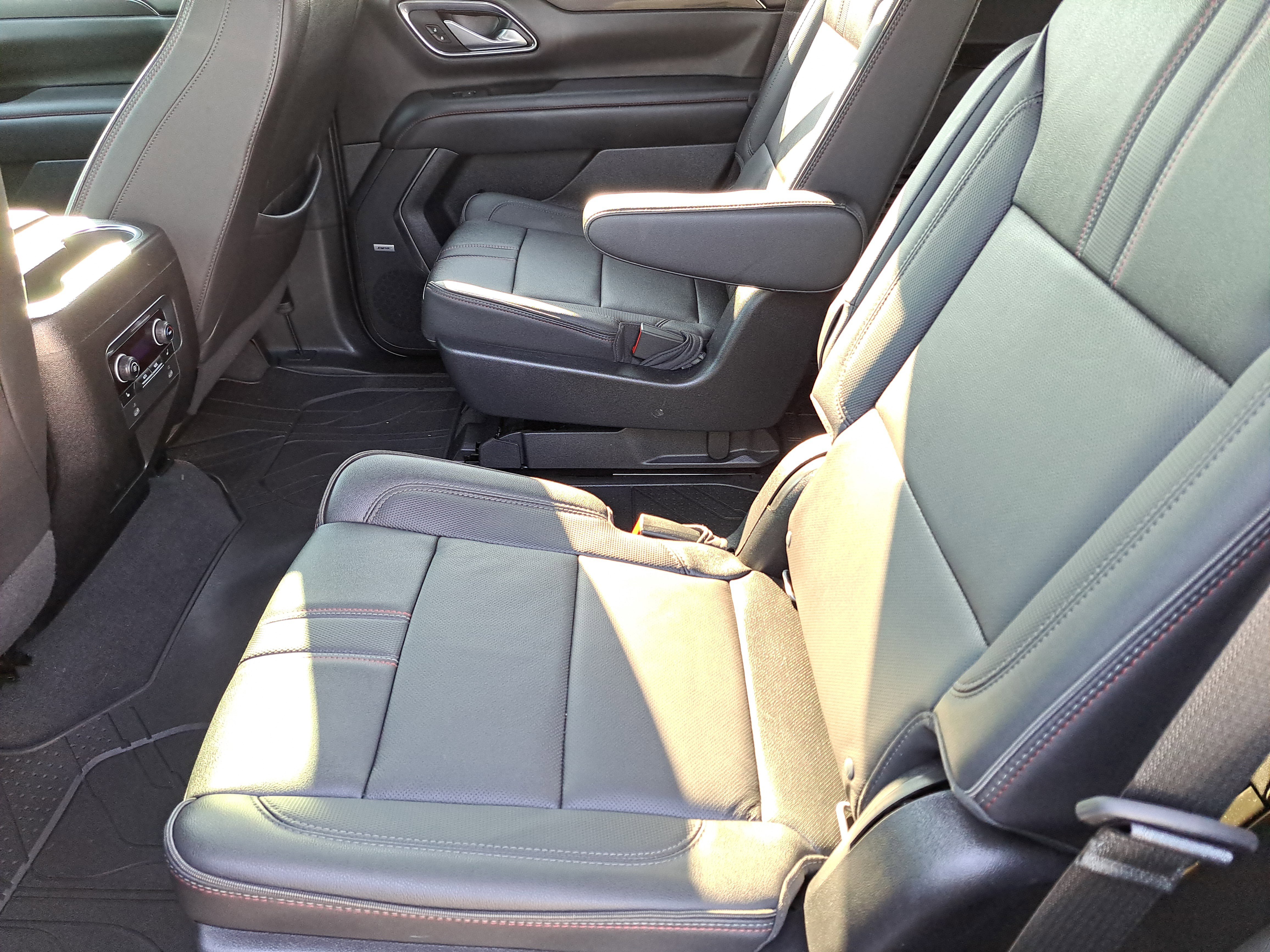 Used 2022 Chevrolet Tahoe RST w/ Sport Performance Package image 11